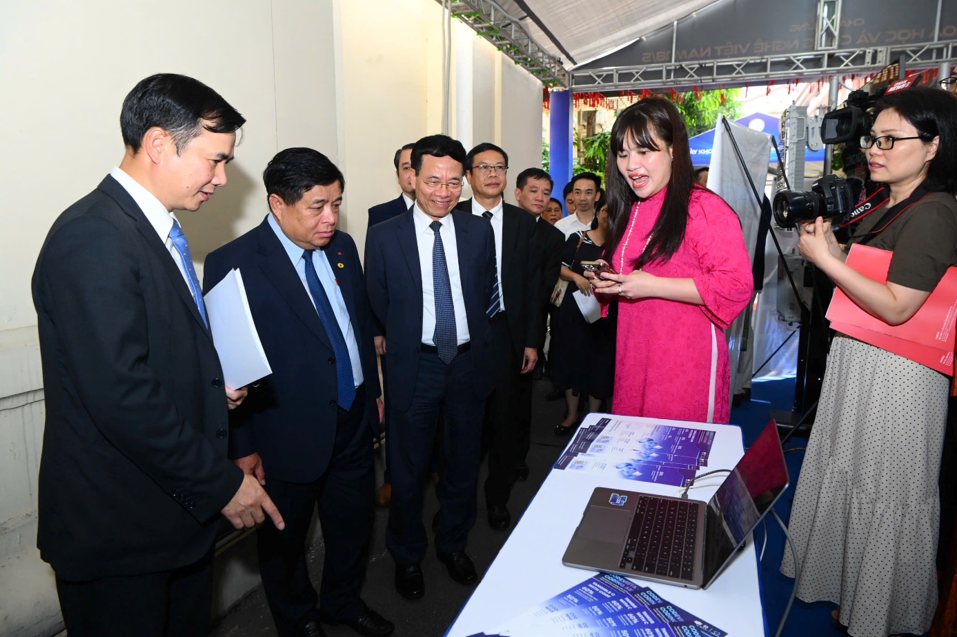 Thu hút tri thức, các nhà KHCN toàn cầu giải bài toán lớn của Việt Nam- Ảnh 4. Thu hút tri thức, các nhà KHCN toàn cầu giải bài toán lớn của Việt Nam- Ảnh 4.