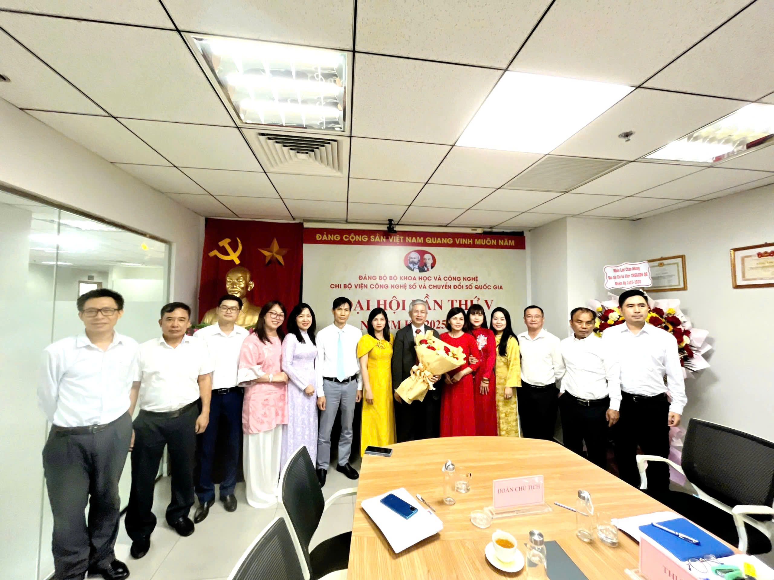 Chi bộ Viện Công nghệ số và Chuyển đổi số quốc gia: Kiến tạo vị thế Viện nghiên cứu hàng đầu trong kỷ nguyên số - Ảnh 3.