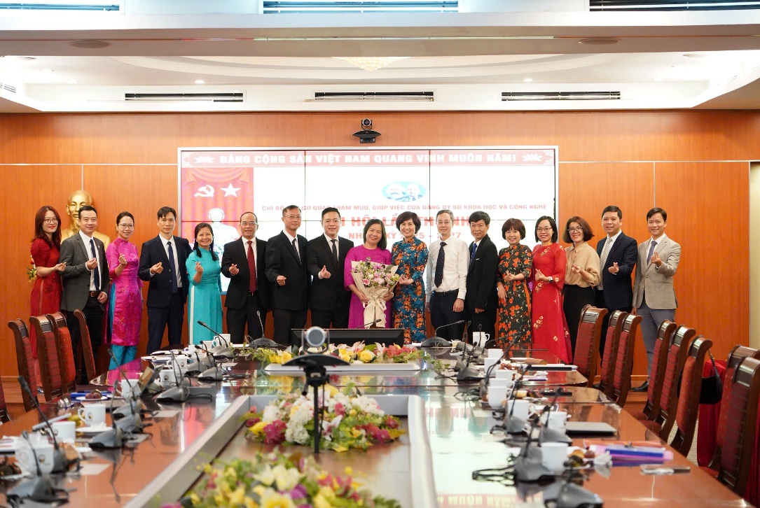 תאי מפלגה של סוכנויות ייעוץ וסיוע של ועדת המפלגה של משרד המדע והטכנולוגיה: שמירה על תפקיד המנהיגות הליבה והחדשנות החלוצית - תמונה 5. Chi bộ Các cơ quan tham mưu, giúp việc Đảng ủy Bộ KH&CN: Giữ vững vai trò hạt nhân lãnh đạo, tiên phong đổi mới- Ảnh 5.