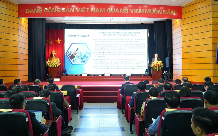 Đưa Việt Nam vào giai đoạn phát triển mới bằng KHCN, ĐMST và CĐS - Ảnh 4.