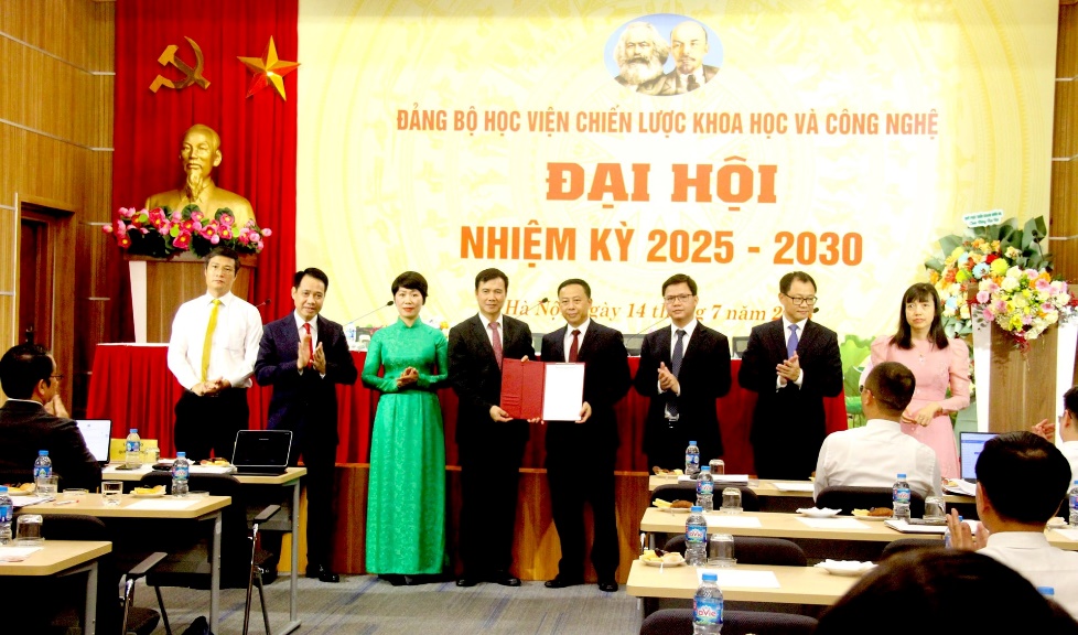 Học viện Chiến lược Khoa học và Công nghệ phải trở thành trụ cột lý luận và kiến thức của Bộ KH&CN - Ảnh 1.