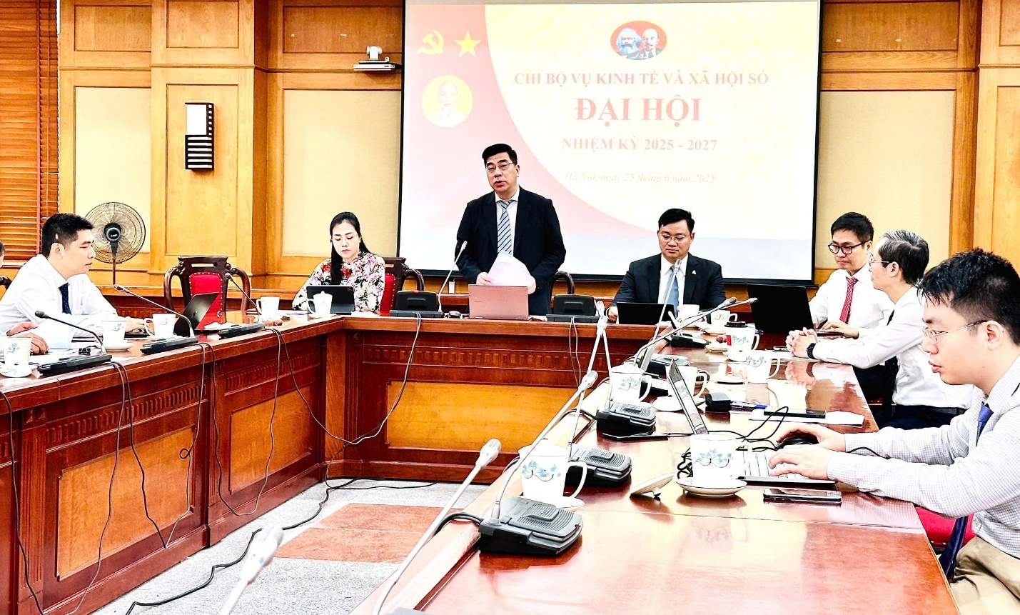 Vụ Kinh tế và Xã hội số đẩy mạnh xây dựng chính sách, phát triển kinh tế số, xã hội số - Ảnh 2.