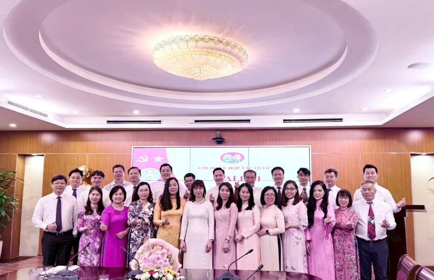 Chi bộ Vụ Hợp tác quốc tế khẳng định vai trò trung tâm trong thúc đẩy hợp tác với các đối tác hàng đầu trong lĩnh vực KHCN,ĐMST&CĐS - Ảnh 3.