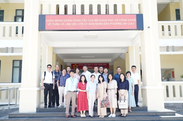 Huế ghi dấu hiệu quả bước đầu mô hình chính quyền hai cấp gắn với KHCN,ĐMST&CĐS - Ảnh 4.