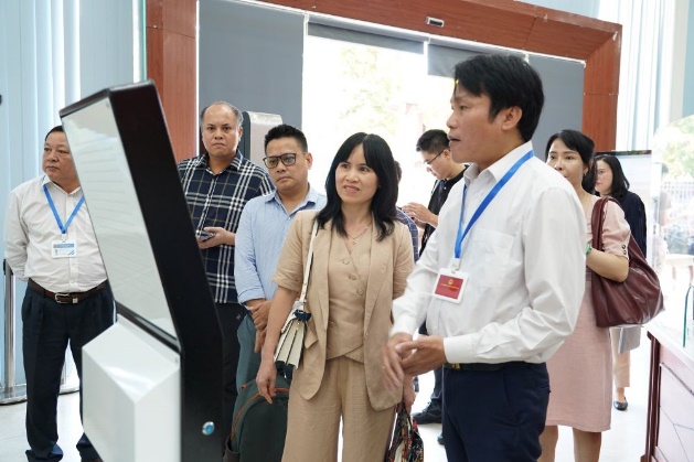 Huế ghi dấu hiệu quả bước đầu mô hình chính quyền hai cấp gắn với KHCN,ĐMST&CĐS - Ảnh 7.