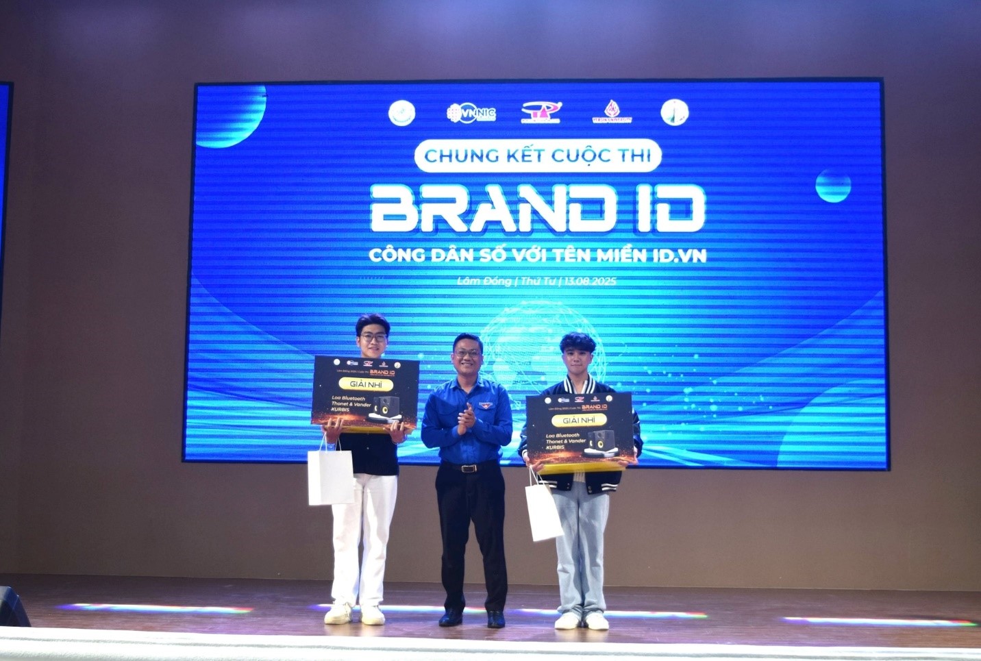 Chung kết Cuộc thi “BrandID – Công dân số với tên miền ID.VN”: Thế hệ trẻ kiến tạo thương hiệu số cùng ID.VN - Ảnh 10.