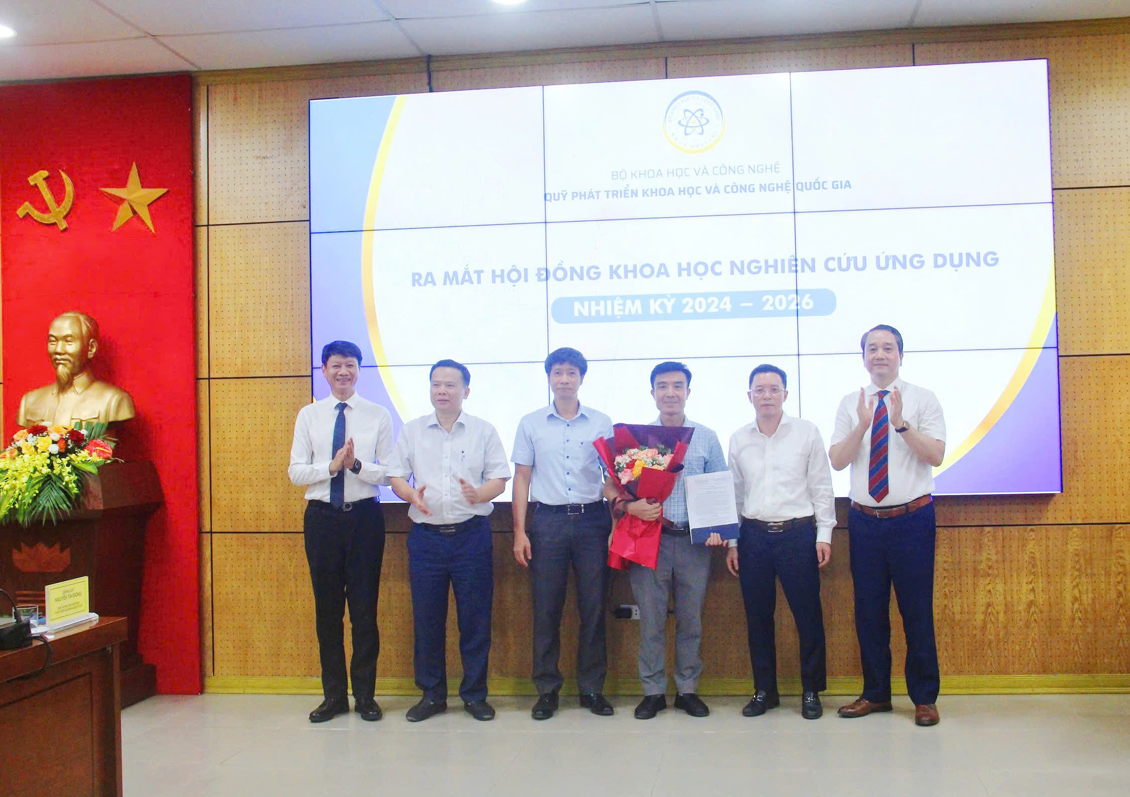 NAFOSTED tri ân các Hội đồng khoa học Nghiên cứu ứng dụng, ra mắt nhiệm kỳ mới 2024 - 2026 - Ảnh 10.