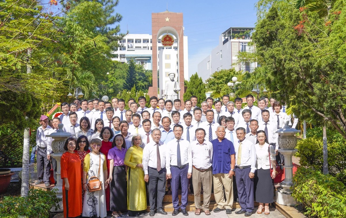 Bộ Khoa học và Công nghệ tưởng niệm liệt sĩ giao bưu - Ảnh 9.