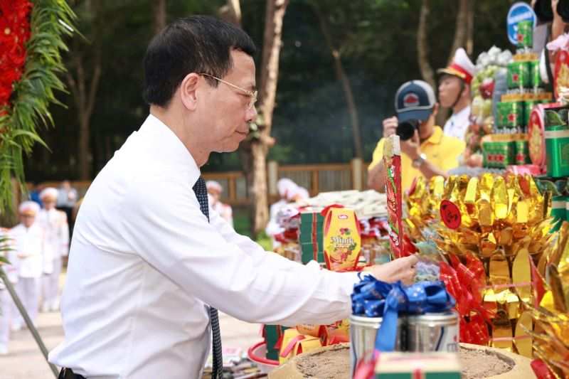 Bộ KH&CN dâng hương tưởng niệm anh hùng liệt sĩ ngành Bưu điện và khánh thành Khu nhà Truyền thống Giao bưu - Thông tin tại Tây Ninh - Ảnh 3.
