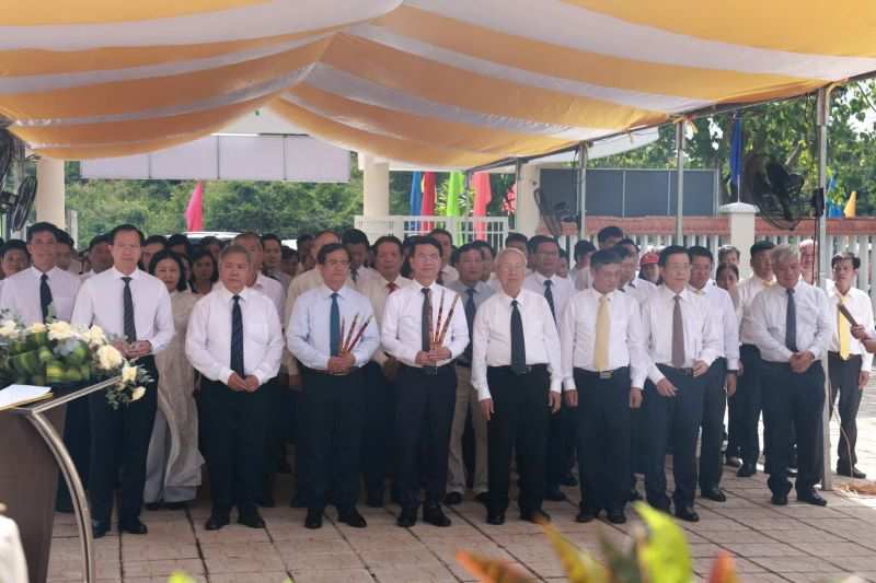 Bộ KH&CN dâng hương tưởng niệm anh hùng liệt sĩ ngành Bưu điện và khánh thành Khu nhà Truyền thống Giao bưu - Thông tin tại Tây Ninh - Ảnh 6.