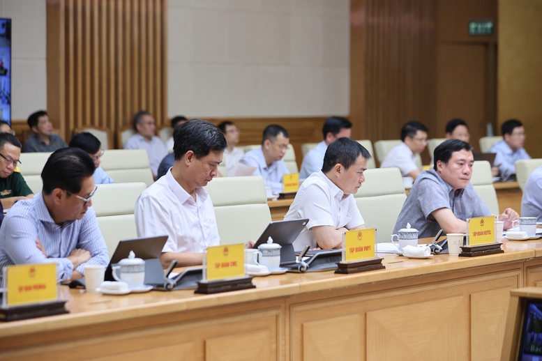 Tăng tốc, bứt phá để phát triển ngành công nghiệp bán dẫn- Ảnh 4. Tăng tốc, bứt phá để phát triển ngành công nghiệp bán dẫn- Ảnh 4.