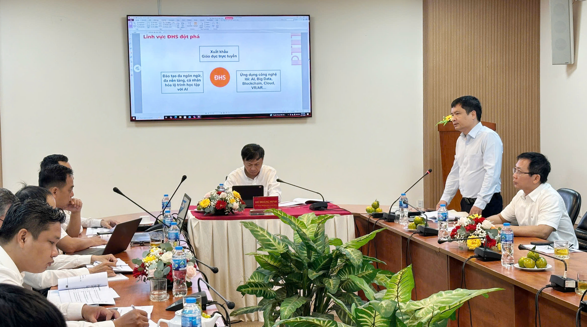 Kỷ niệm 28 năm ngày thành lập Học viện Công nghệ Bưu chính Viễn thông - Ảnh 1.