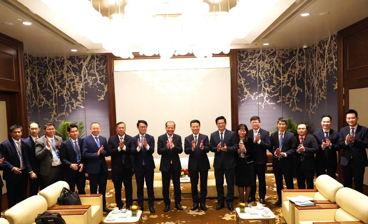 Việt Nam – Campuchia mở rộng hợp tác viễn thông, chuyển đổi số- Ảnh 2. Việt Nam – Campuchia mở rộng hợp tác viễn thông, chuyển đổi số- Ảnh 2.