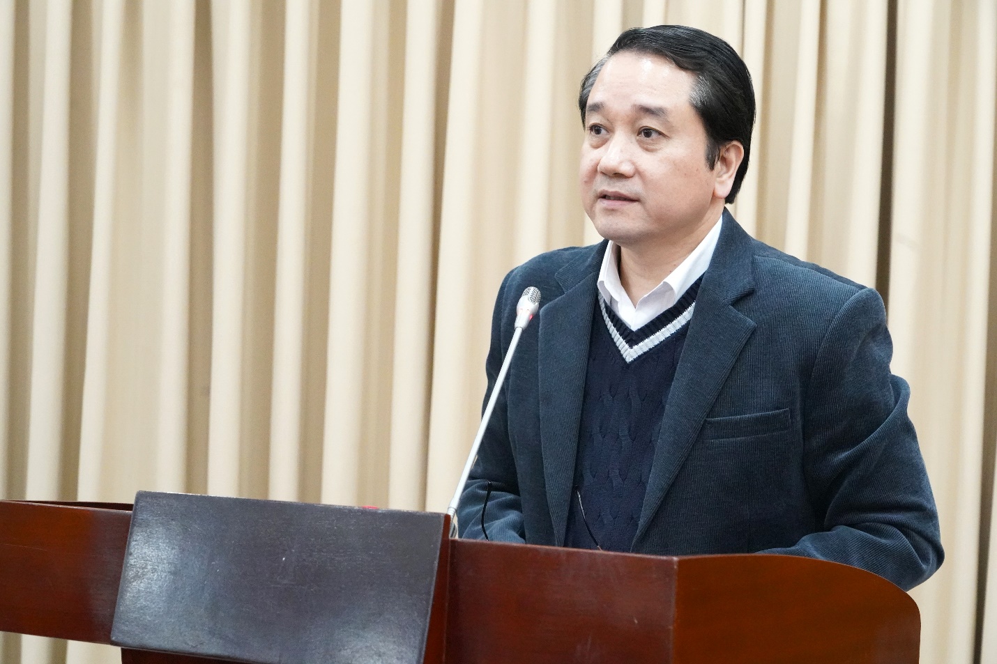 PGS.TS. Đào Ngọc Chiến, Giám đốc NAFOSTED phát biểu khai mạc buổi tập huấn. PGS.TS. Đào Ngọc Chiến, Giám đốc NAFOSTED phát biểu khai mạc buổi tập huấn.