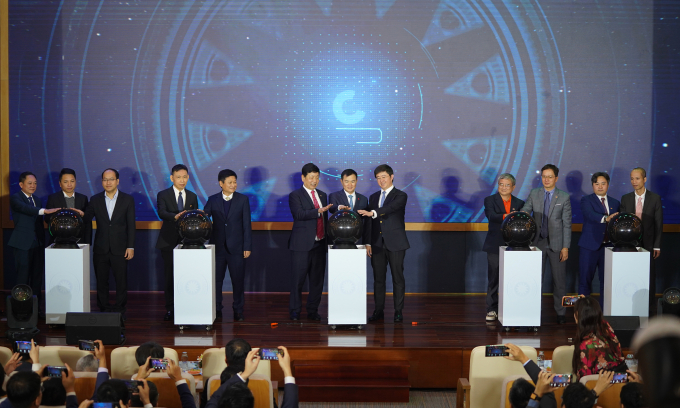 Thứ trưởng B&ugrave;i Ho&agrave;ng Phương: FPT giữ vai tr&ograve; đầu t&agrave;u, kết nối doanh nghiệp Việt v&agrave;o chuỗi gi&aacute; trị b&aacute;n dẫn- Ảnh 3.