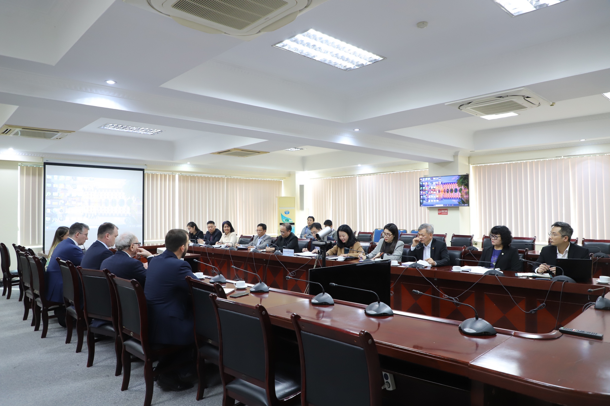 Việt Nam – Nga tăng cường hợp tác trong lĩnh vực tiêu chuẩn, đo lường và chất lượng- Ảnh 3. Việt Nam – Nga tăng cường hợp tác trong lĩnh vực tiêu chuẩn, đo lường và chất lượng- Ảnh 3.