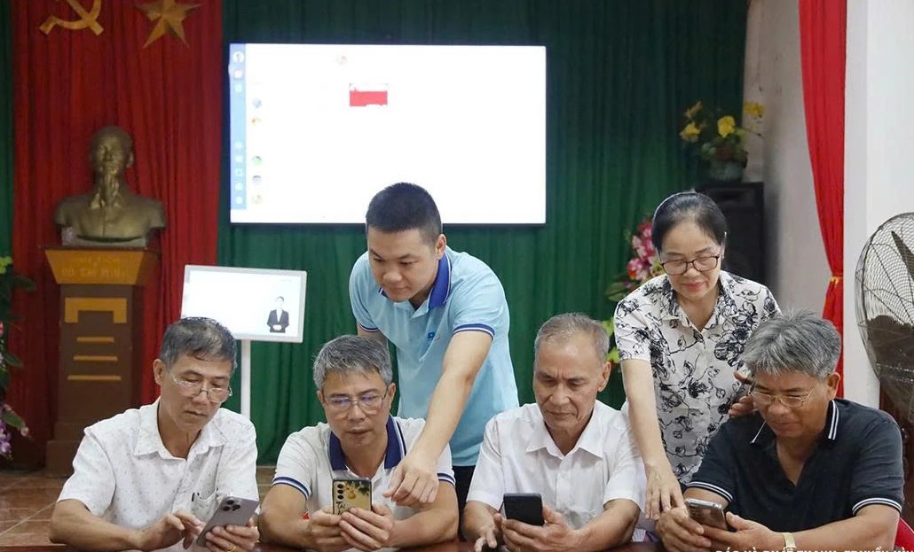 Thanh H&oacute;a: "Đi từng ng&otilde;, g&otilde; từng nh&agrave;" đưa c&ocirc;ng nghệ đến tận tay người d&acirc;n- Ảnh 1.