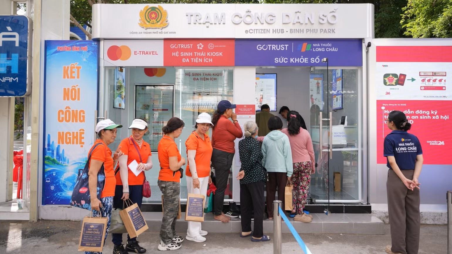 Hơn 83.000 lượt người dùng ở TP. Hồ Chí Minh "chấm điểm" Trạm công dân số- Ảnh 1.