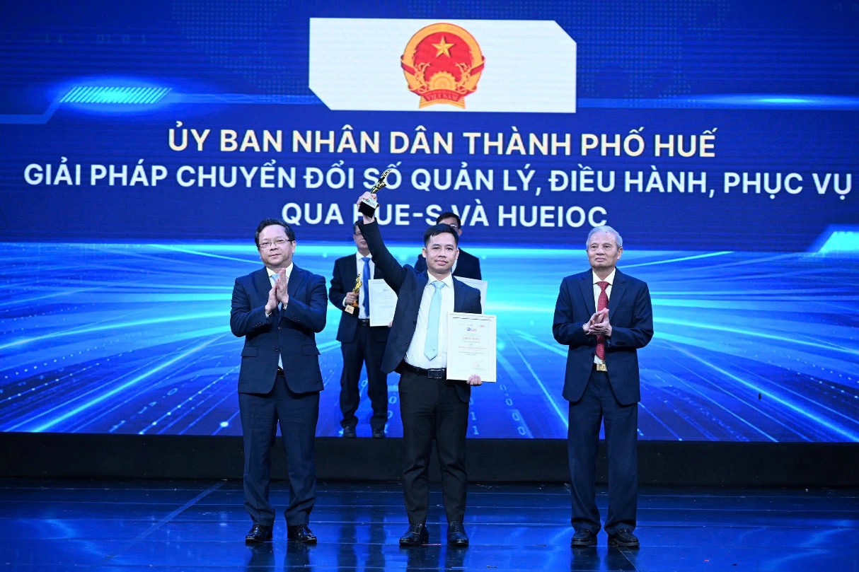 Hue-S v&agrave; IOC đưa Huế v&agrave;o nh&oacute;m cơ quan nh&agrave; nước chuyển đổi số xuất sắc- Ảnh 2.