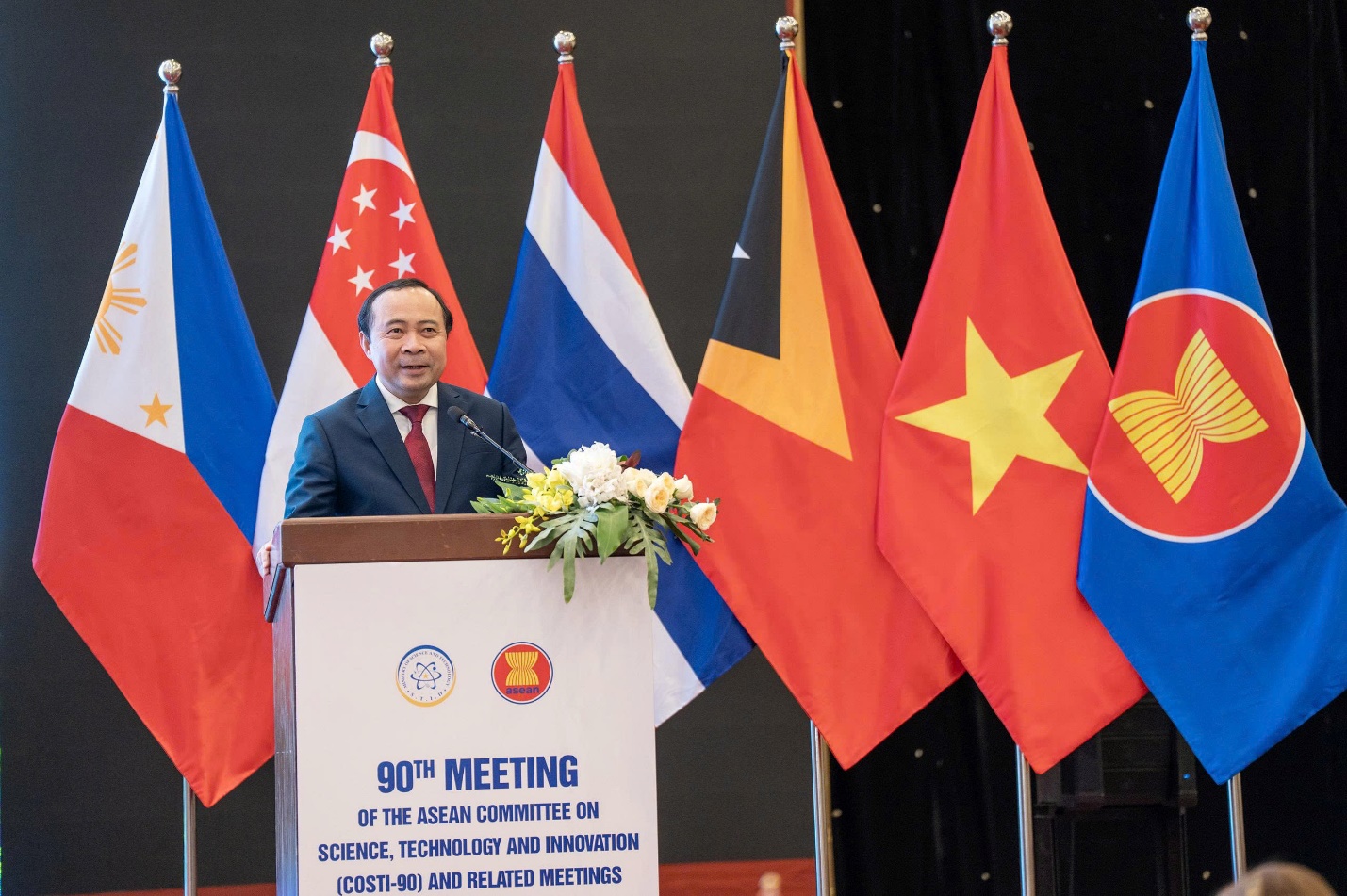 "Science and technology not only support ASEAN's development but also help shape its future" - Ảnh 2.
