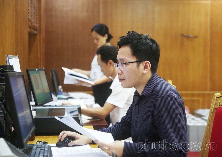 Th&aacute;o gỡ điểm nghẽn, đổi mới, s&aacute;ng tạo trong chuyển đổi số c&ocirc;ng t&aacute;c x&acirc;y dựng Đảng tại Ph&uacute; Thọ- Ảnh 1.