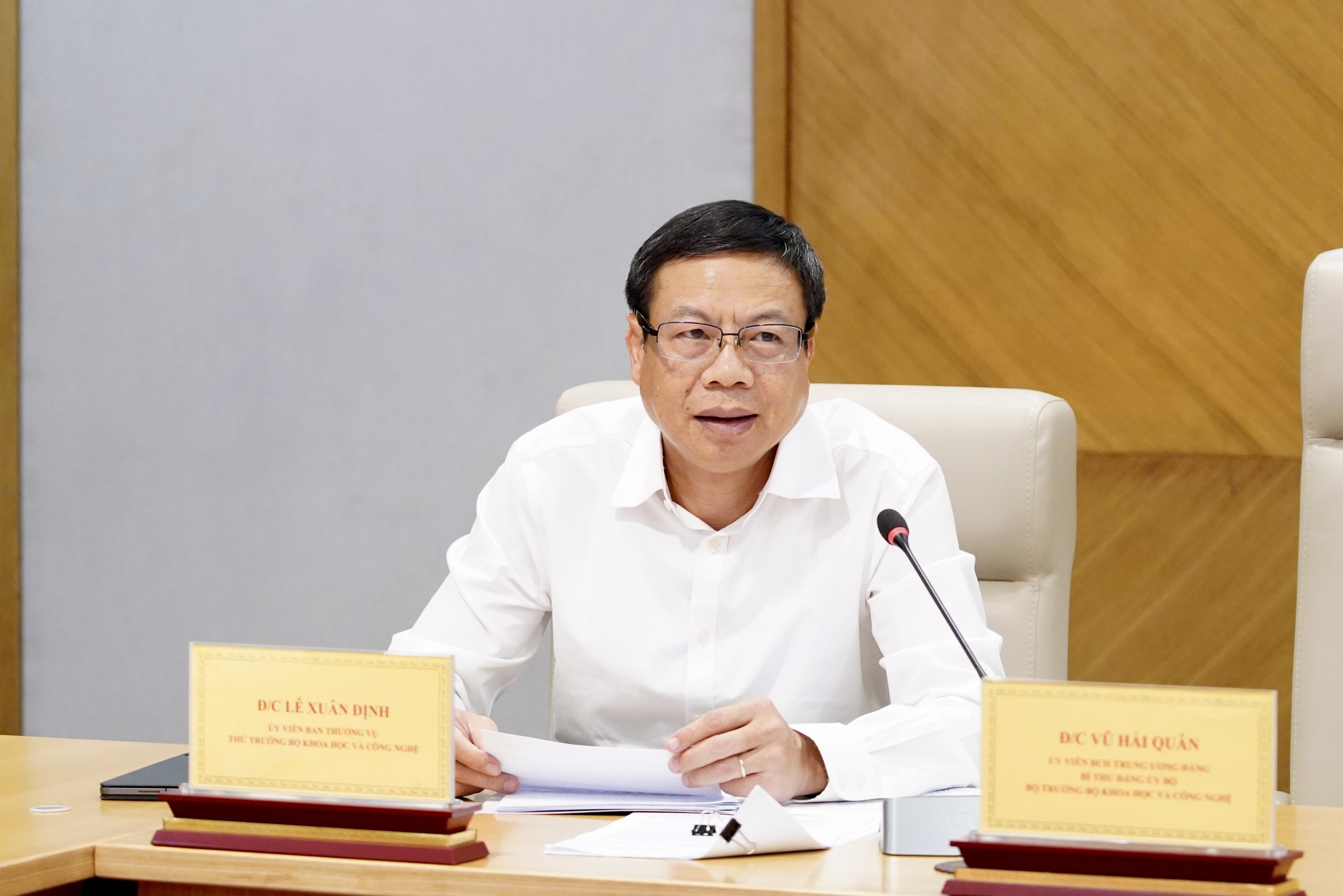 Đảng ủy Bộ KH&CN: Qu&aacute;n triệt nghị quyết gắn với nhiệm vụ cụ thể, đề cao tr&aacute;ch nhiệm người đứng đầu - Ảnh 6.