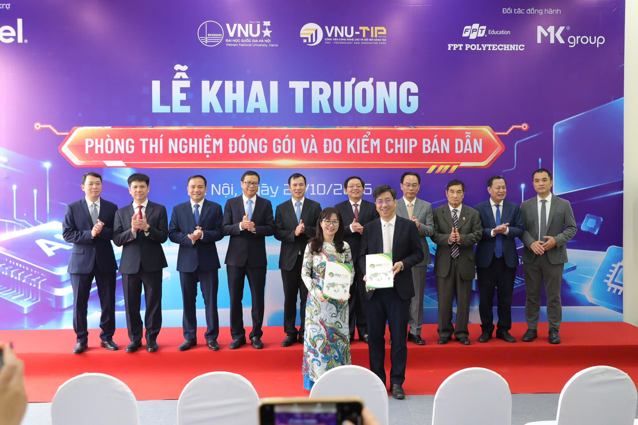 Vietnam Post đưa hệ sinh thái dịch vụ và công nghệ đến với sinh viên ĐHQG Hà Nội- Ảnh 2.