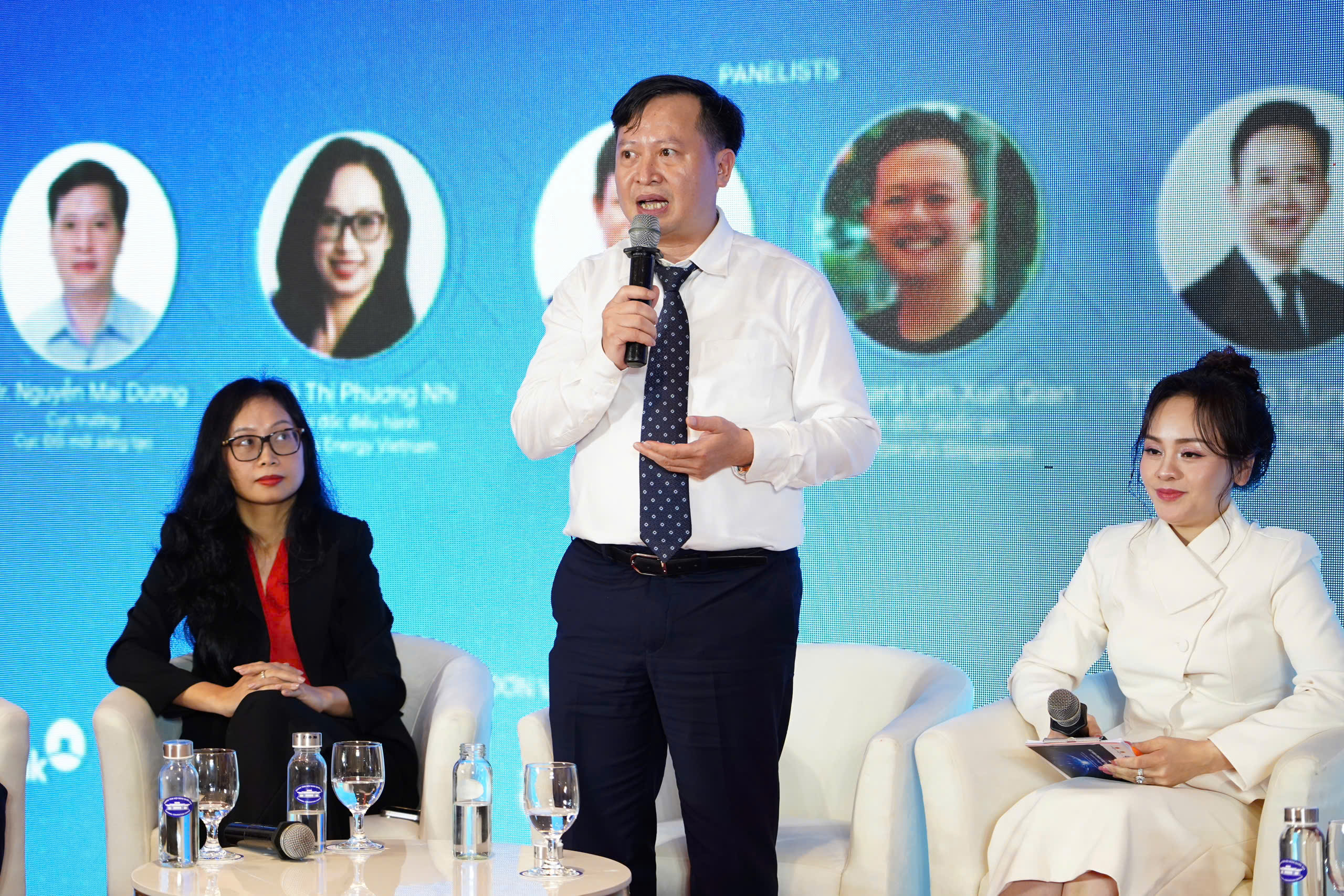 Đẩy mạnh chuyển từ nhận thức sang hành động thực chất, lấy doanh nghiệp làm trung tâm hệ sinh thái- Ảnh 12.
