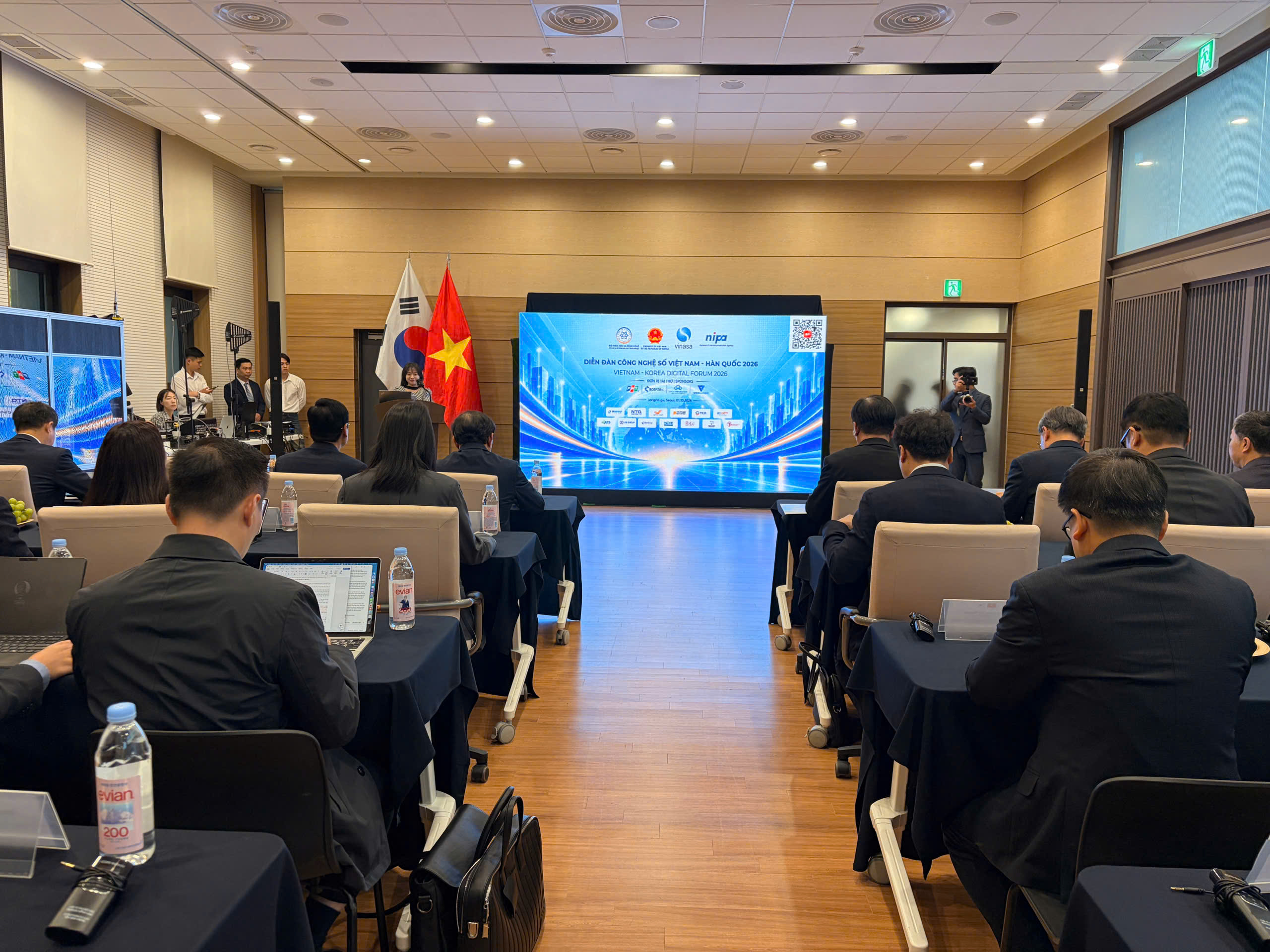 Vietnam Post th&uacute;c đẩy hợp t&aacute;c c&ocirc;ng nghệ, hướng tới mạng lưới bưu ch&iacute;nh - logistics th&ocirc;ng minh- Ảnh 1.