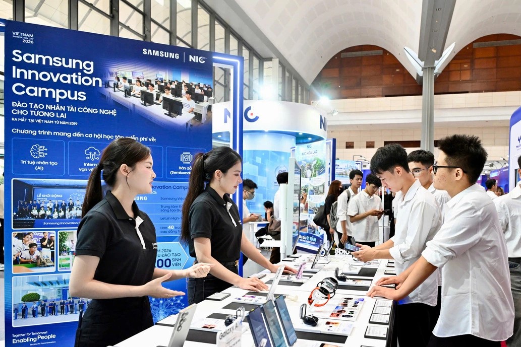 Lãnh đạo Đảng, Chính phủ tham quan các gian hàng công nghệ mới tại Ngày hội Đổi mới sáng tạo quốc gia 2026- Ảnh 9.