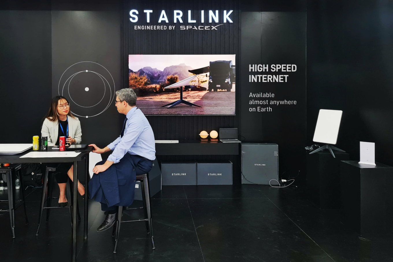 Starlink được cấp ph&eacute;p triển khai dịch vụ Internet vệ tinh tại Việt Nam- Ảnh 1.