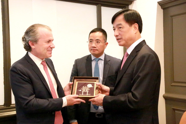 Thúc đẩy hợp tác công nghệ, bán dẫn và đầu tư chiến lược tại Hoa Kỳ- Ảnh 2. Thúc đẩy hợp tác công nghệ, bán dẫn và đầu tư chiến lược tại Hoa Kỳ- Ảnh 2.