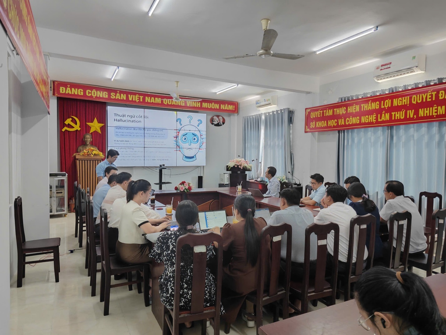 Sở Khoa học và Công nghệ tỉnh An Giang chia sẻ kỹ năng ứng dụng AI trong công việc- Ảnh 1. Sở Khoa học và Công nghệ tỉnh An Giang chia sẻ kỹ năng ứng dụng AI trong công việc- Ảnh 1.