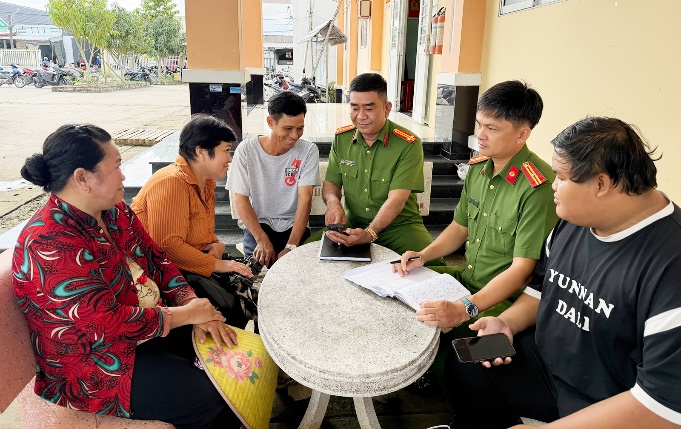 An Giang bứt phá trên hành trình chính quyền số, kinh tế số, xã hội số- Ảnh 2. An Giang bứt phá trên hành trình chính quyền số, kinh tế số, xã hội số- Ảnh 2.