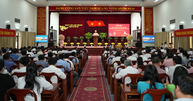 Cần Thơ: Họp mặt nh&agrave; khoa học, tr&iacute; thức ti&ecirc;u biểu mừng Đảng - mừng Xu&acirc;n B&iacute;nh Ngọ năm 2026- Ảnh 1.