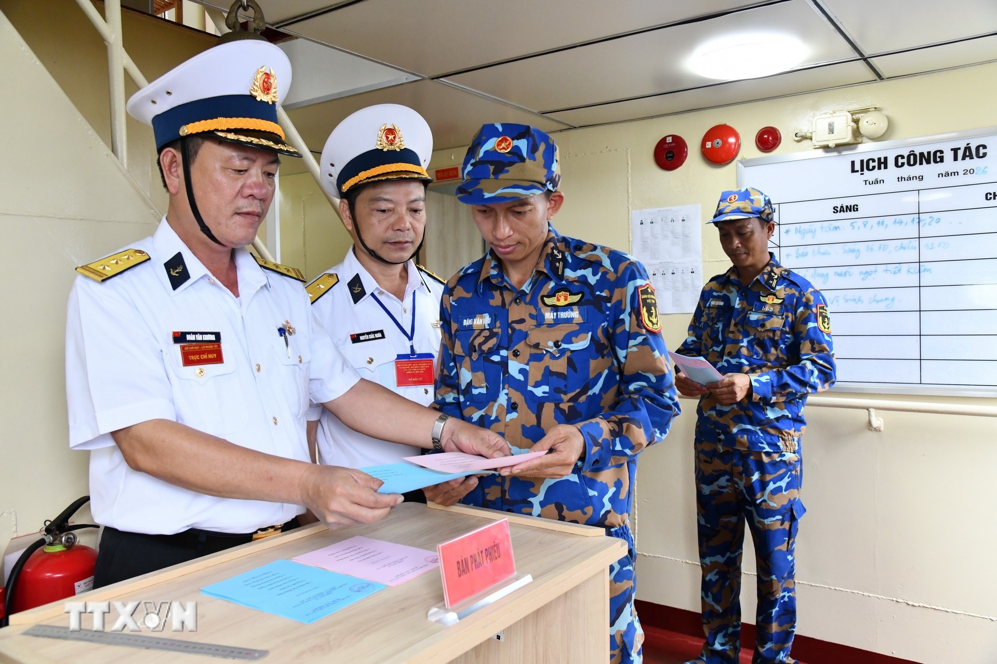 BẦU CỬ 2026: S&Aacute;NG SUỐT LỰA CHỌN NHỮNG ĐẠI DIỆN TI&Ecirc;U BIỂU, THỰC SỰ ĐẠI DIỆN CHO &Yacute; CH&Iacute;, NGUYỆN VỌNG CỦA NH&Acirc;N D&Acirc;N- Ảnh 30.