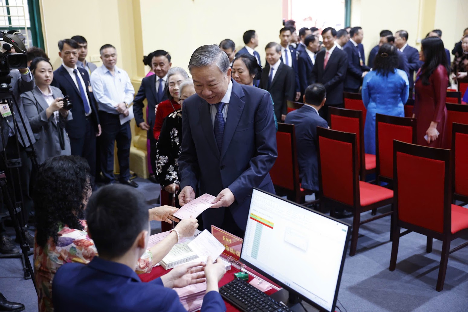 BẦU CỬ 2026: S&Aacute;NG SUỐT LỰA CHỌN NHỮNG ĐẠI DIỆN TI&Ecirc;U BIỂU, THỰC SỰ ĐẠI DIỆN CHO &Yacute; CH&Iacute;, NGUYỆN VỌNG CỦA NH&Acirc;N D&Acirc;N- Ảnh 3.