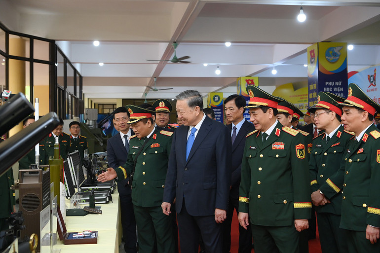 X&acirc;y dựng Học viện Kỹ thuật Qu&acirc;n sự trở th&agrave;nh Trung t&acirc;m nghi&ecirc;n cứu khoa học c&ocirc;ng nghệ v&agrave; đổi mới s&aacute;ng tạo trọng điểm quốc gia - Ảnh 4.