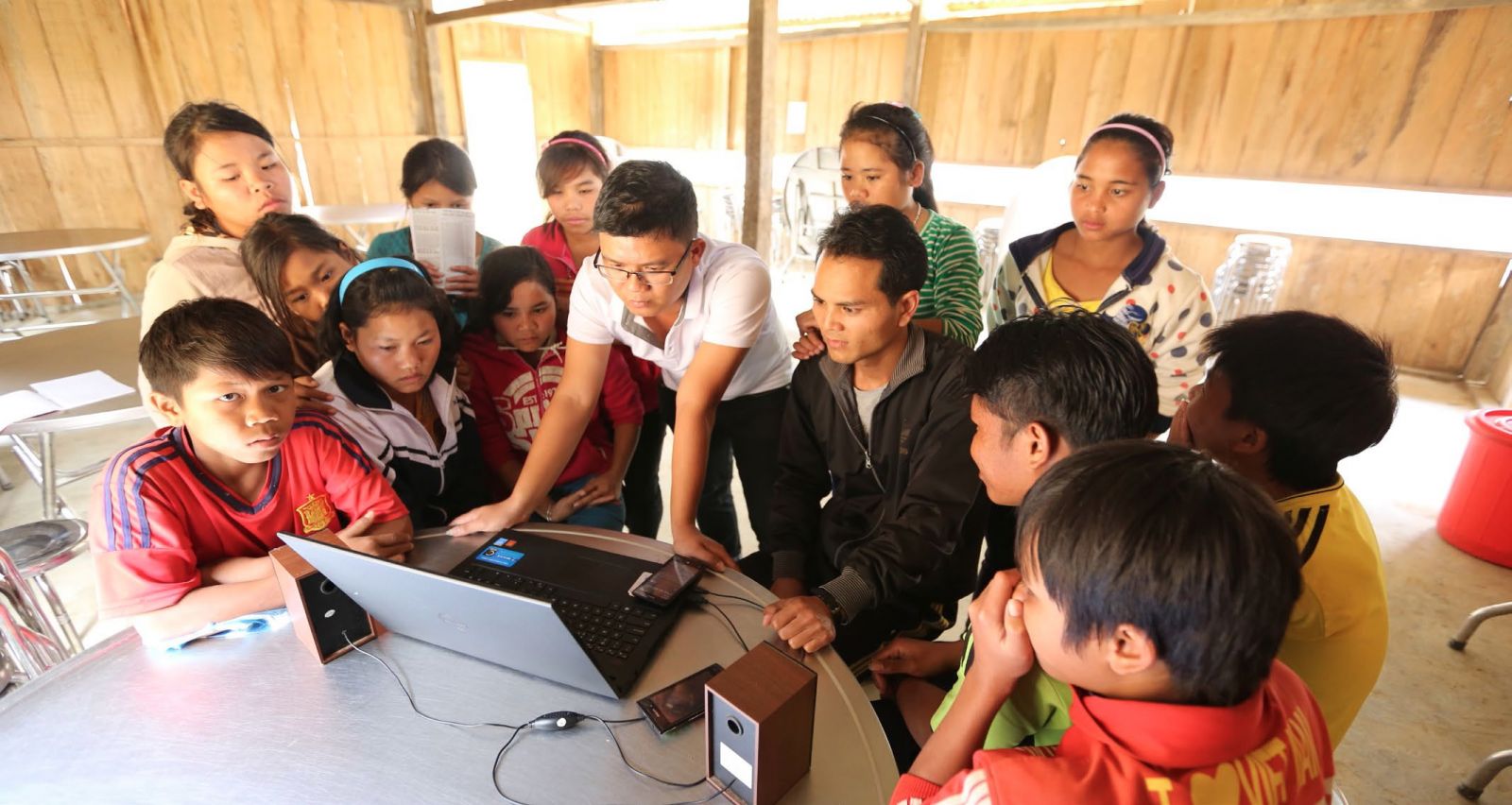 “Phủ sóng” thông tin, kích hoạt sinh kế: Đòn bẩy giảm nghèo bền vững ở Văn Chấn- Ảnh 1. “Phủ sóng” thông tin, kích hoạt sinh kế: Đòn bẩy giảm nghèo bền vững ở Văn Chấn- Ảnh 1.