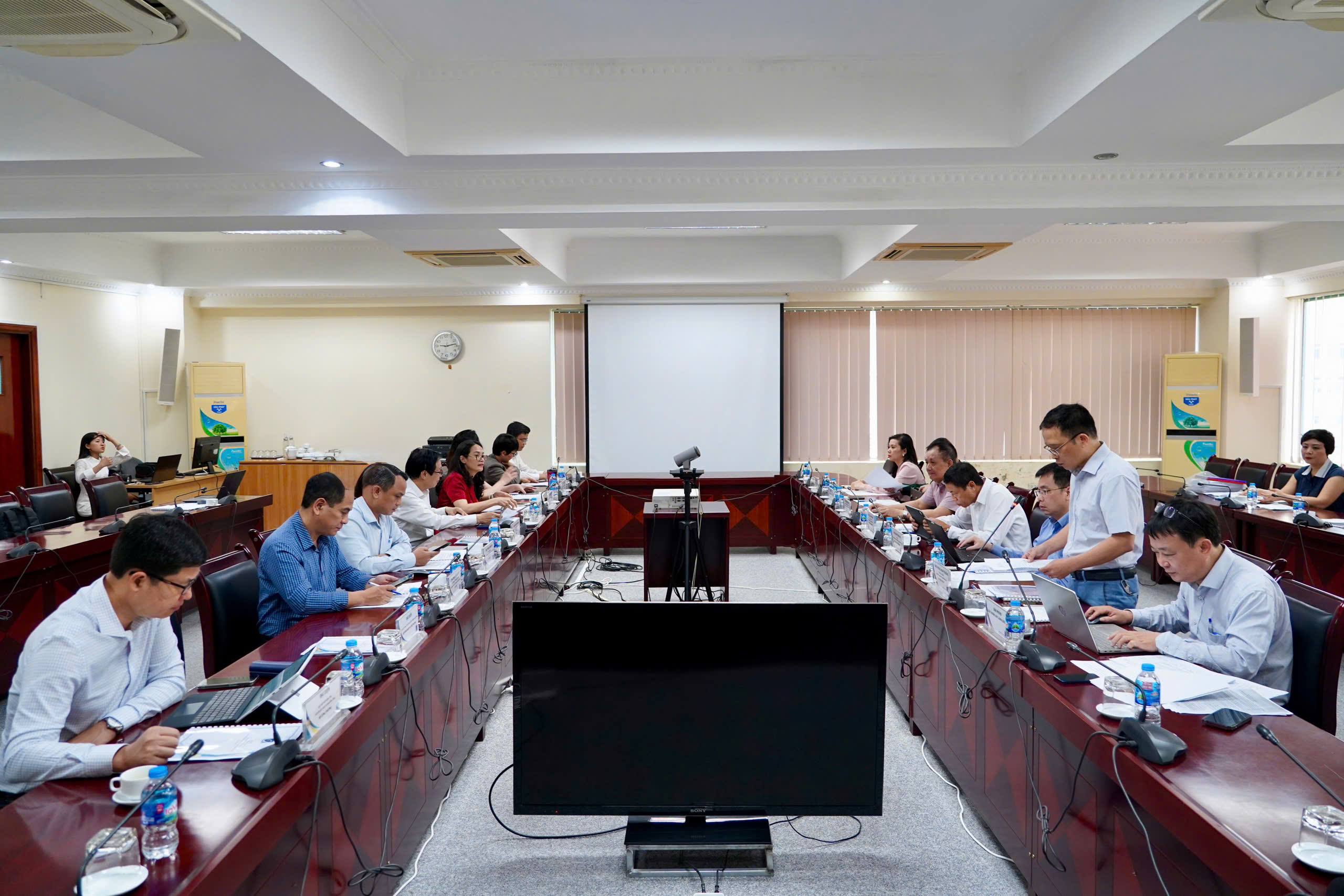 Hội đồng Giải thưởng Chất lượng Quốc gia 2025 họp phiên thứ nhất, nhấn mạnh tiêu chí đóng góp ngân sách Nhà nước- Ảnh 2. Hội đồng Giải thưởng Chất lượng Quốc gia 2025 họp phiên thứ nhất, nhấn mạnh tiêu chí đóng góp ngân sách Nhà nước- Ảnh 2.