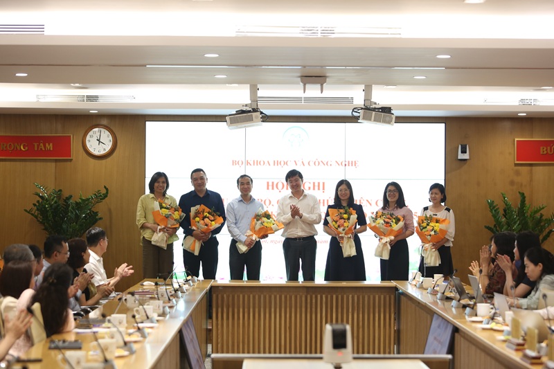 Thứ trưởng B&ugrave;i Ho&agrave;ng Phương:  Chuyển mạnh c&aacute;ch l&agrave;m: từ &ldquo;ban h&agrave;nh&rdquo; sang &ldquo;đồng h&agrave;nh thực thi&rdquo;- Ảnh 3.