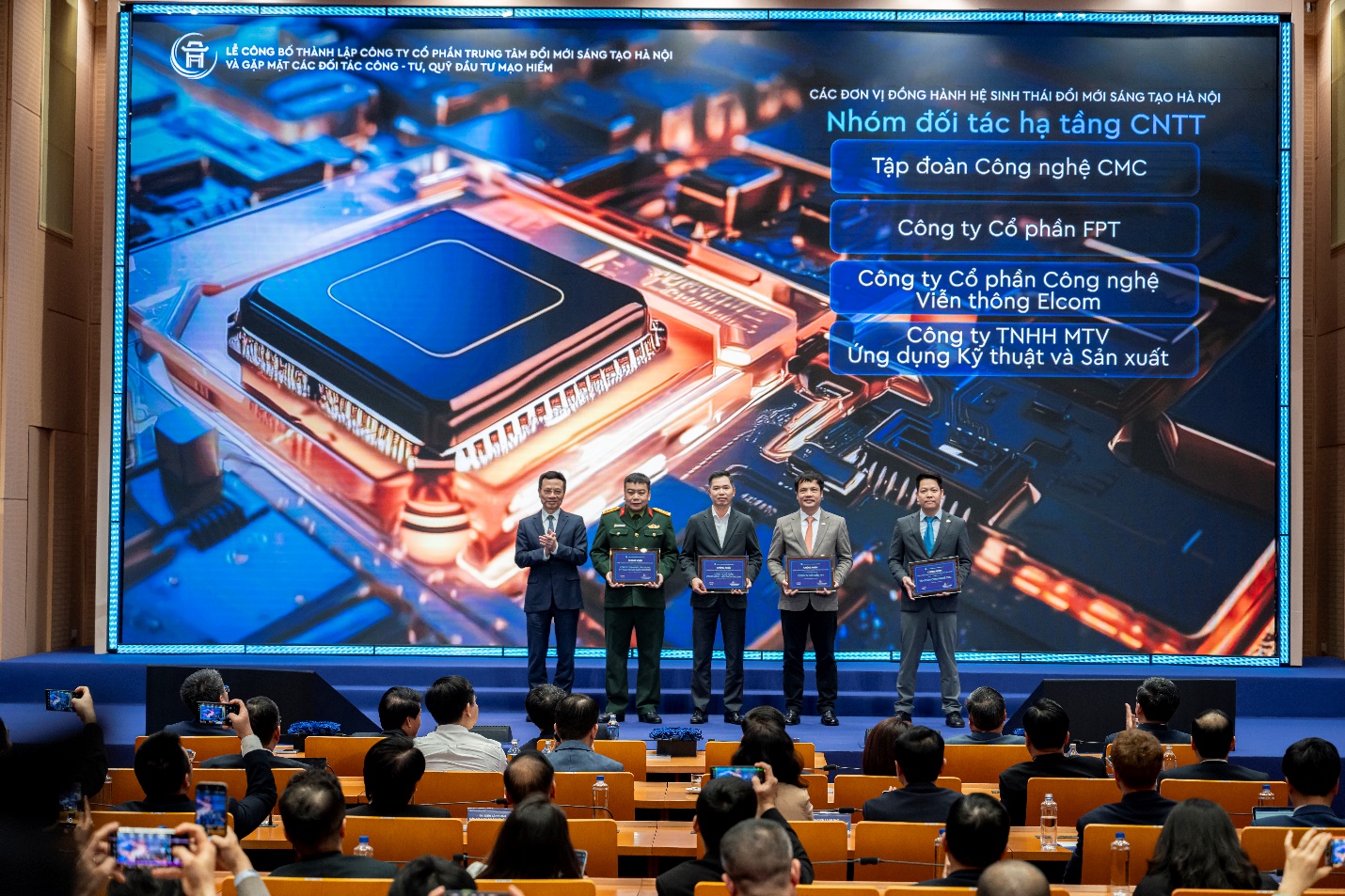 Năm 2026: KHCN,ĐMST&CĐS phấn đấu đóng góp 17,5% GDP- Ảnh 3. Năm 2026: KHCN,ĐMST&CĐS phấn đấu đóng góp 17,5% GDP- Ảnh 3.