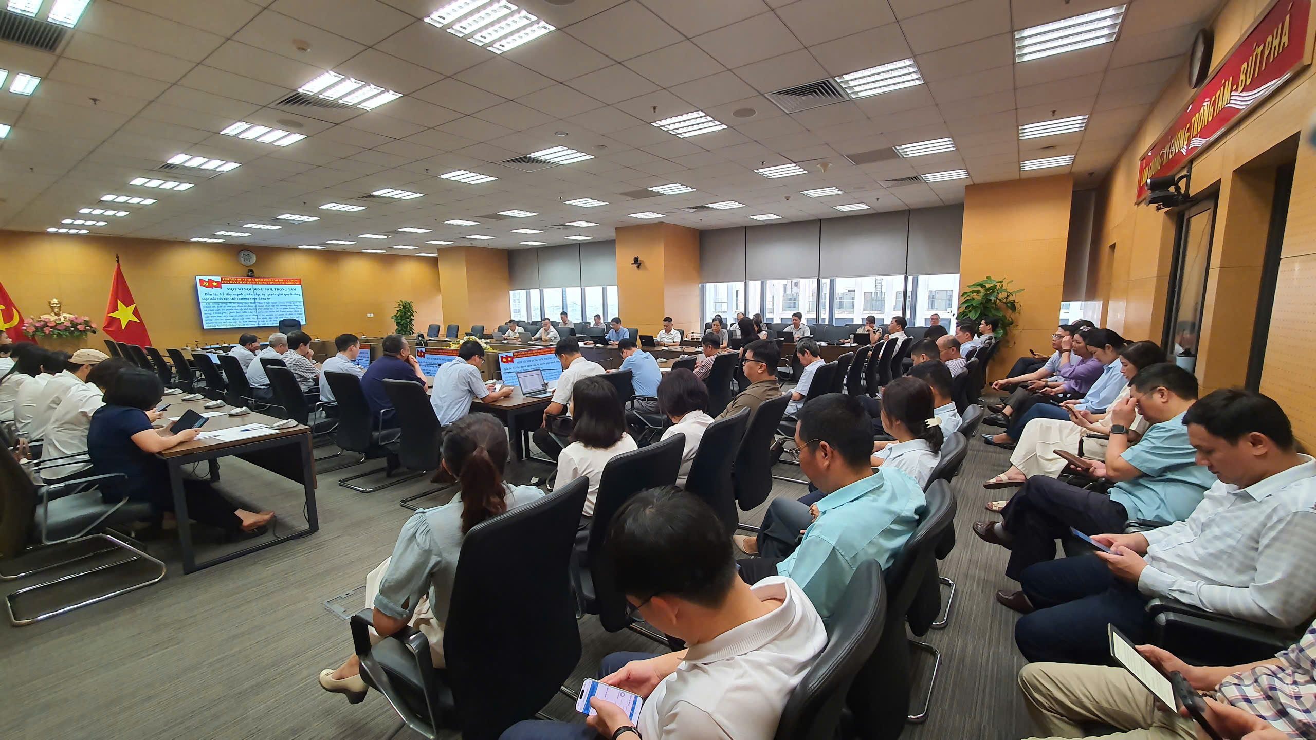 Trực tuyến kết nối trực tiếp: Bộ Khoa học và Công nghệ học tập Nghị quyết Trung ương 2 khóa XIV trên toàn hệ thống - Ảnh 4.