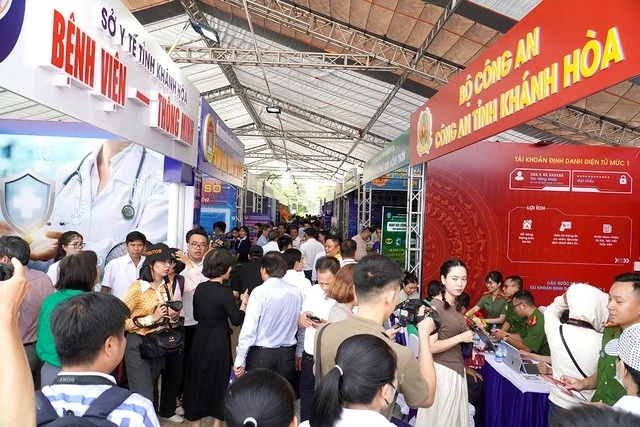 Kh&aacute;nh H&ograve;a đặt mục ti&ecirc;u v&agrave;o Top 10 chuyển đổi số to&agrave;n quốc trước năm 2030- Ảnh 1.