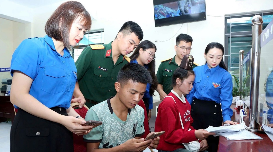 Sơn La lan tỏa phong tr&agrave;o &ldquo;B&igrave;nh d&acirc;n học vụ số&rdquo;, th&uacute;c đẩy h&igrave;nh th&agrave;nh c&ocirc;ng d&acirc;n số- Ảnh 1.