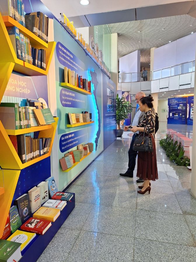 Ph&aacute;t động Giải thưởng s&aacute;ch khoa học, c&ocirc;ng nghệ, đổi mới s&aacute;ng tạo v&agrave; chuyển đổi số năm 2026- Ảnh 1.