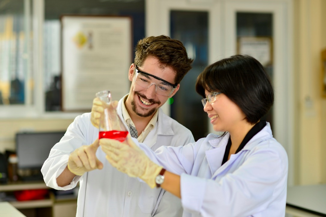 Khi tr&iacute; tuệ trở th&agrave;nh lợi thế cạnh tranh quốc gia- Ảnh 2.