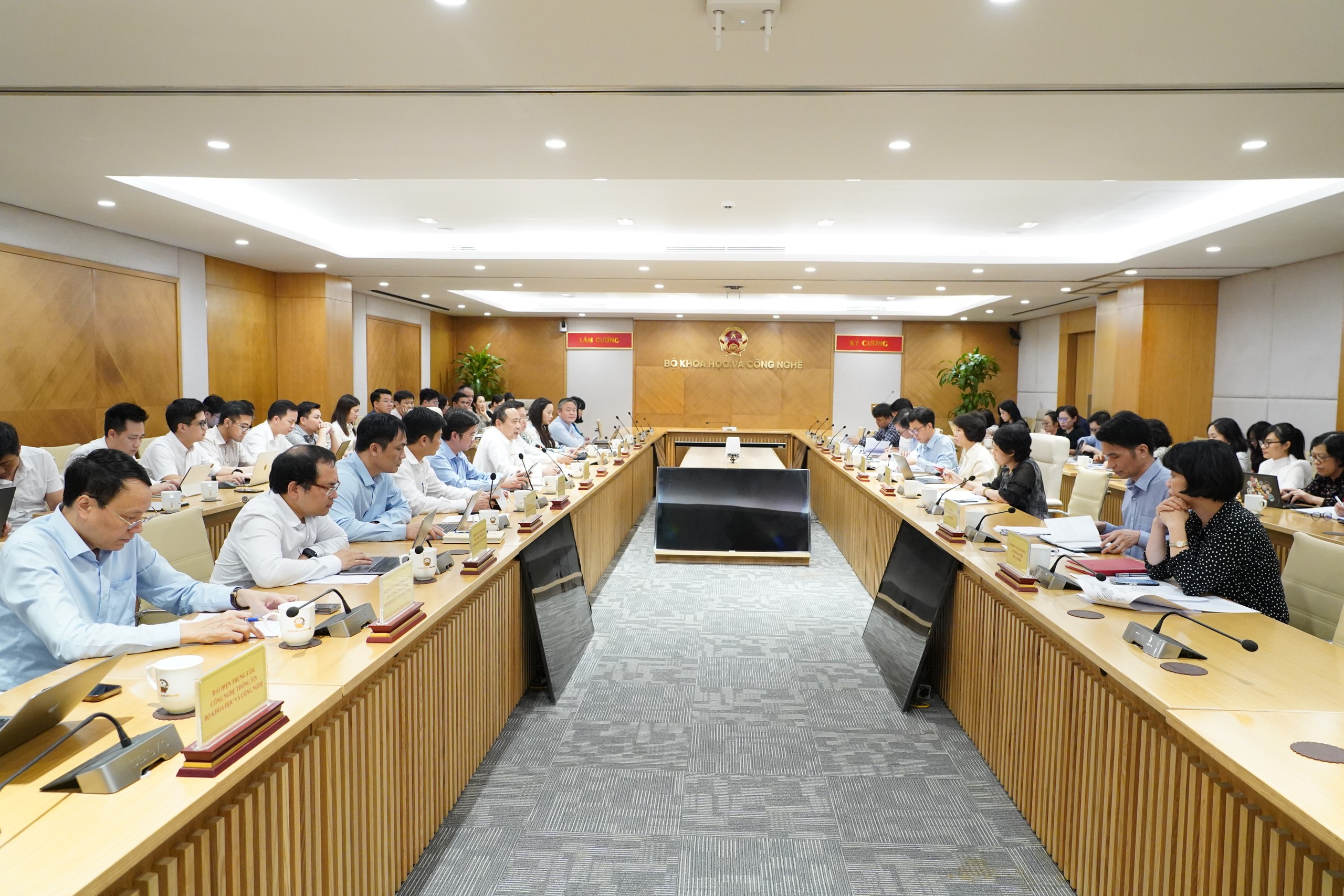 Bộ KH&CN l&agrave;m việc với Bộ T&agrave;i ch&iacute;nh th&aacute;o gỡ điểm nghẽn triển khai Nghị quyết 57-NQ/TW- Ảnh 1.