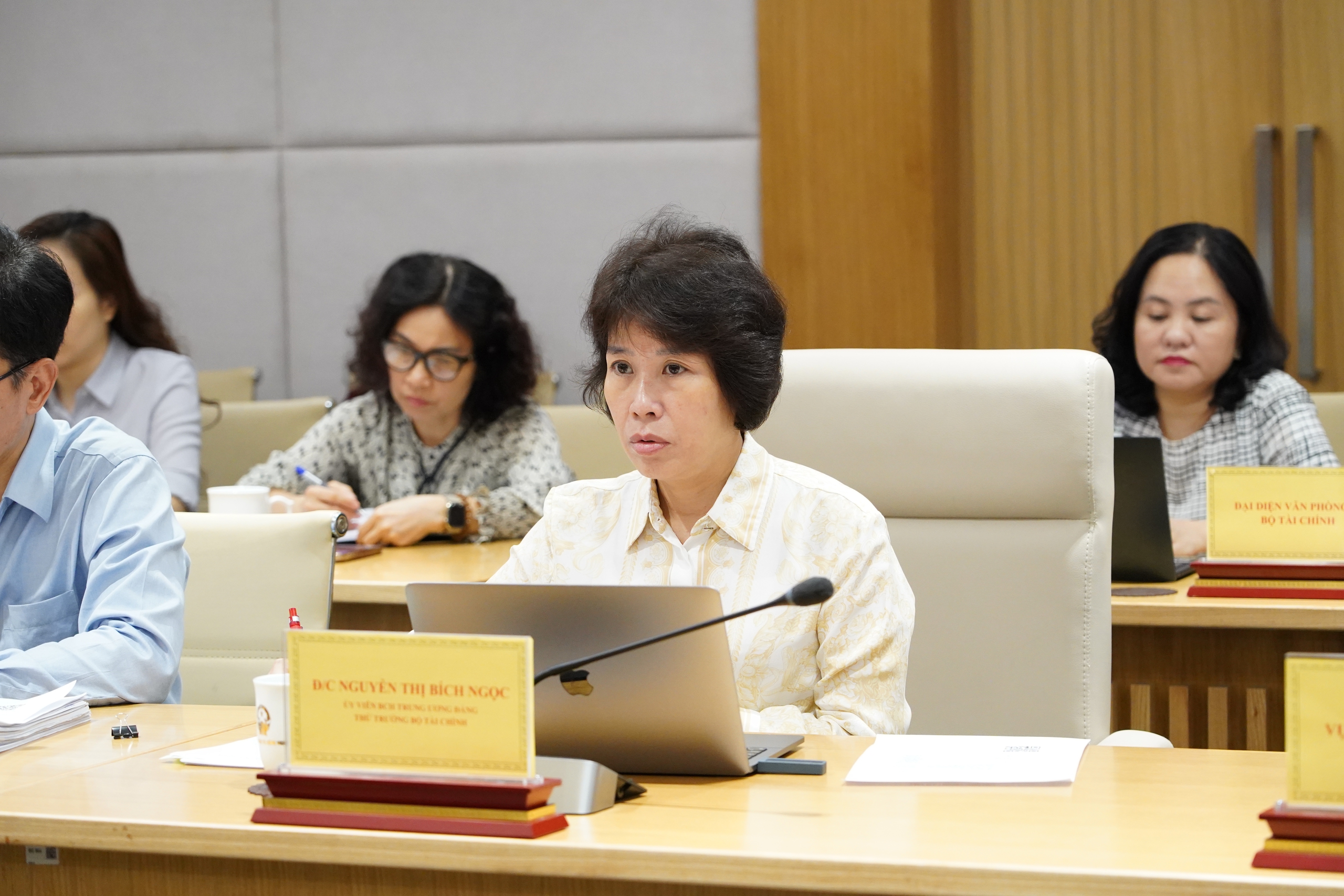 Bộ KH&CN l&agrave;m việc với Bộ T&agrave;i ch&iacute;nh th&aacute;o gỡ điểm nghẽn triển khai Nghị quyết 57-NQ/TW- Ảnh 3.