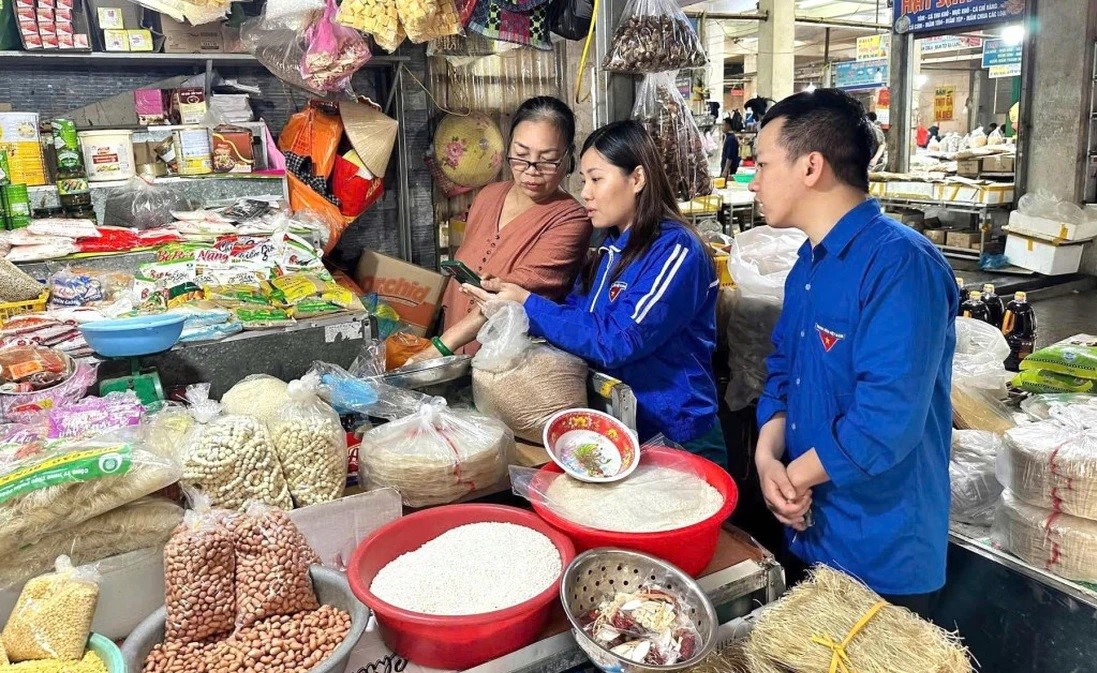 Lan tỏa &ldquo;B&igrave;nh d&acirc;n học vụ số&rdquo; qua c&aacute;c m&ocirc; h&igrave;nh &ldquo;Đại sứ số&rdquo;, &ldquo;Gia đ&igrave;nh số&rdquo;, &ldquo;Chợ số - N&ocirc;ng th&ocirc;n số&rdquo; - Ảnh 1.